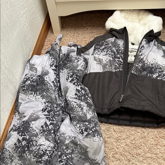 OshKosh B'gosh Other - OshKosh B'gosh Black and Gray Puffer Coat with Insulated Snow Bibs